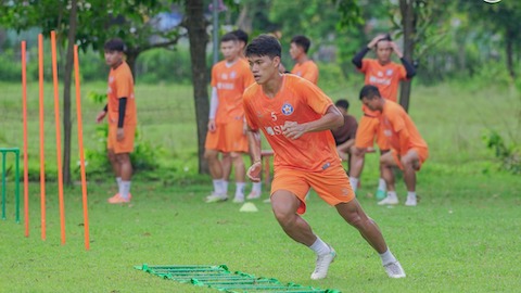 Đà Nẵng nhận cúp vô địch sớm 1 vòng đấu